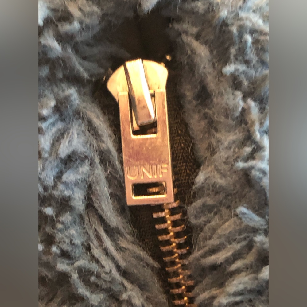 UNIF Faye blue faux fur teddy shoulder/crossbody bag - Picture 8 of 11